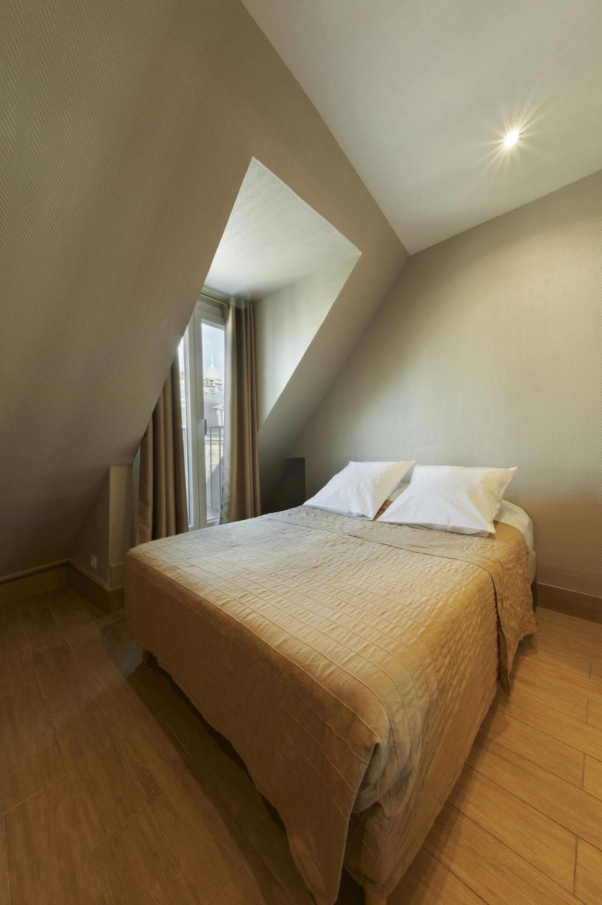 Hotel Montmartre Clignancourt Paris Luaran gambar